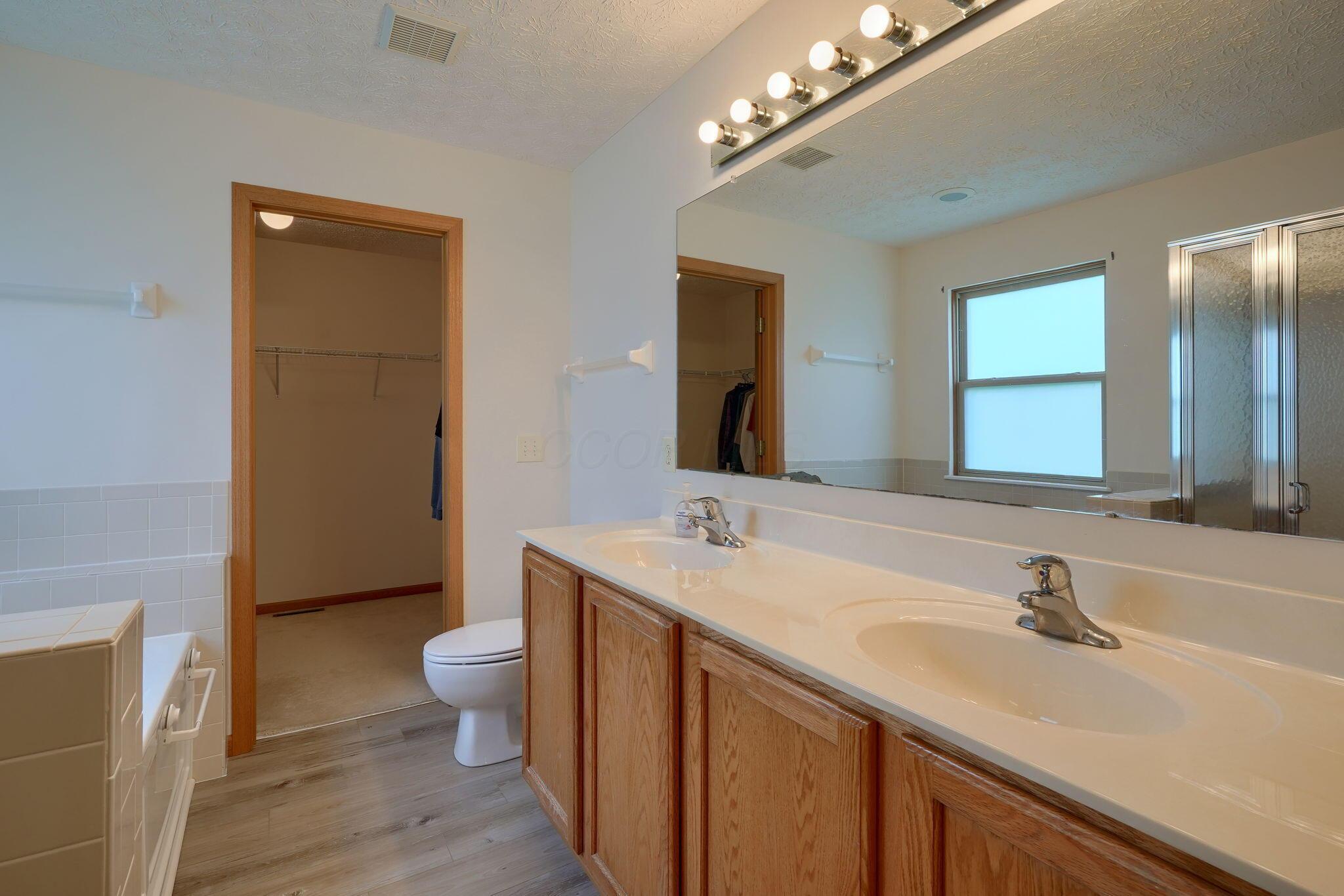 1300 Sotherby Crossing, Lewis Center, Ohio image 34