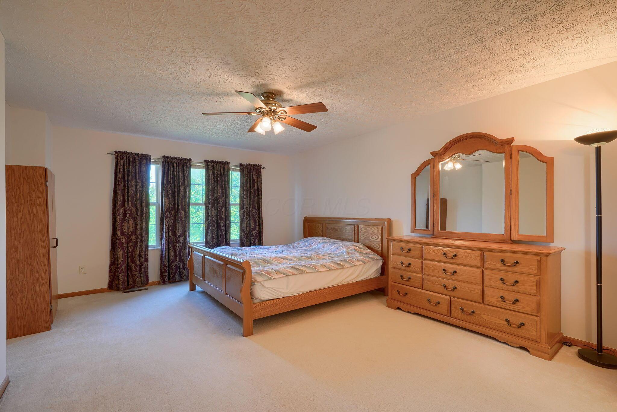 1300 Sotherby Crossing, Lewis Center, Ohio image 32