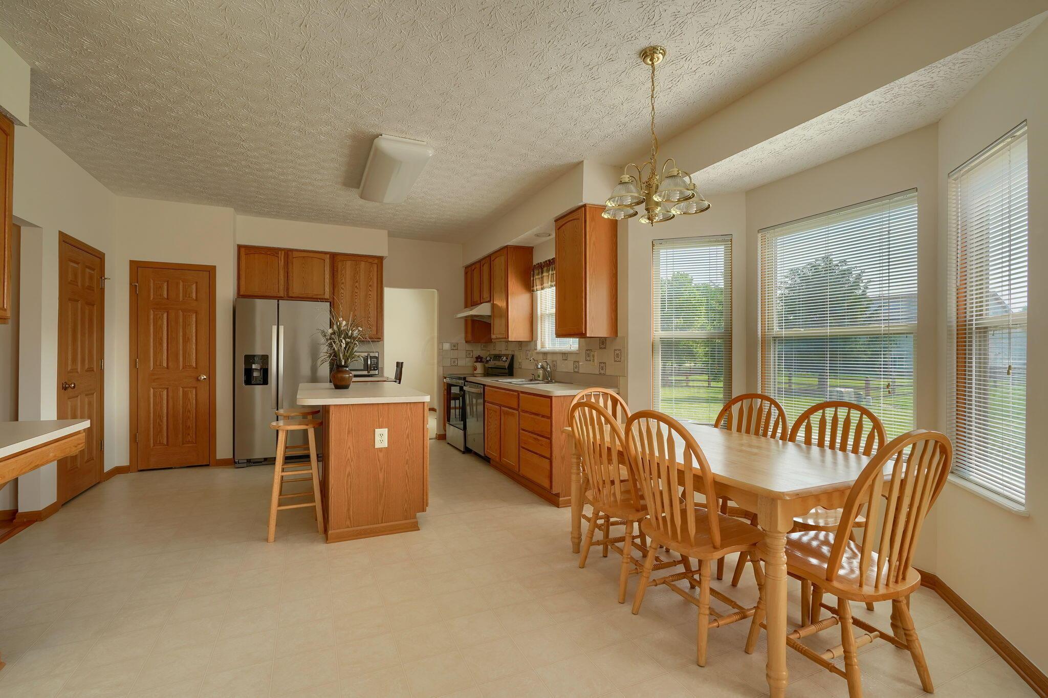 1300 Sotherby Crossing, Lewis Center, Ohio image 20
