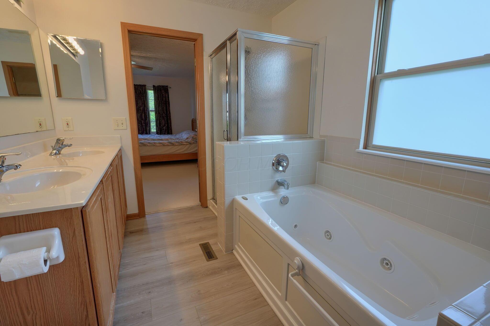 1300 Sotherby Crossing, Lewis Center, Ohio image 35