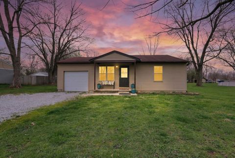 Photo of 81 3rd Avenue SW, Etna, OH 43062 (MLS # 226010485)