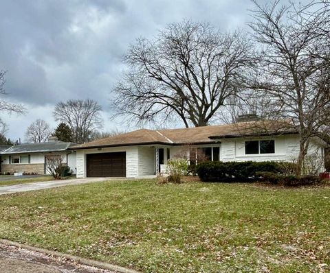 Photo of 2956 Castlewood Road, Columbus, OH 43209 (MLS # 225046018)