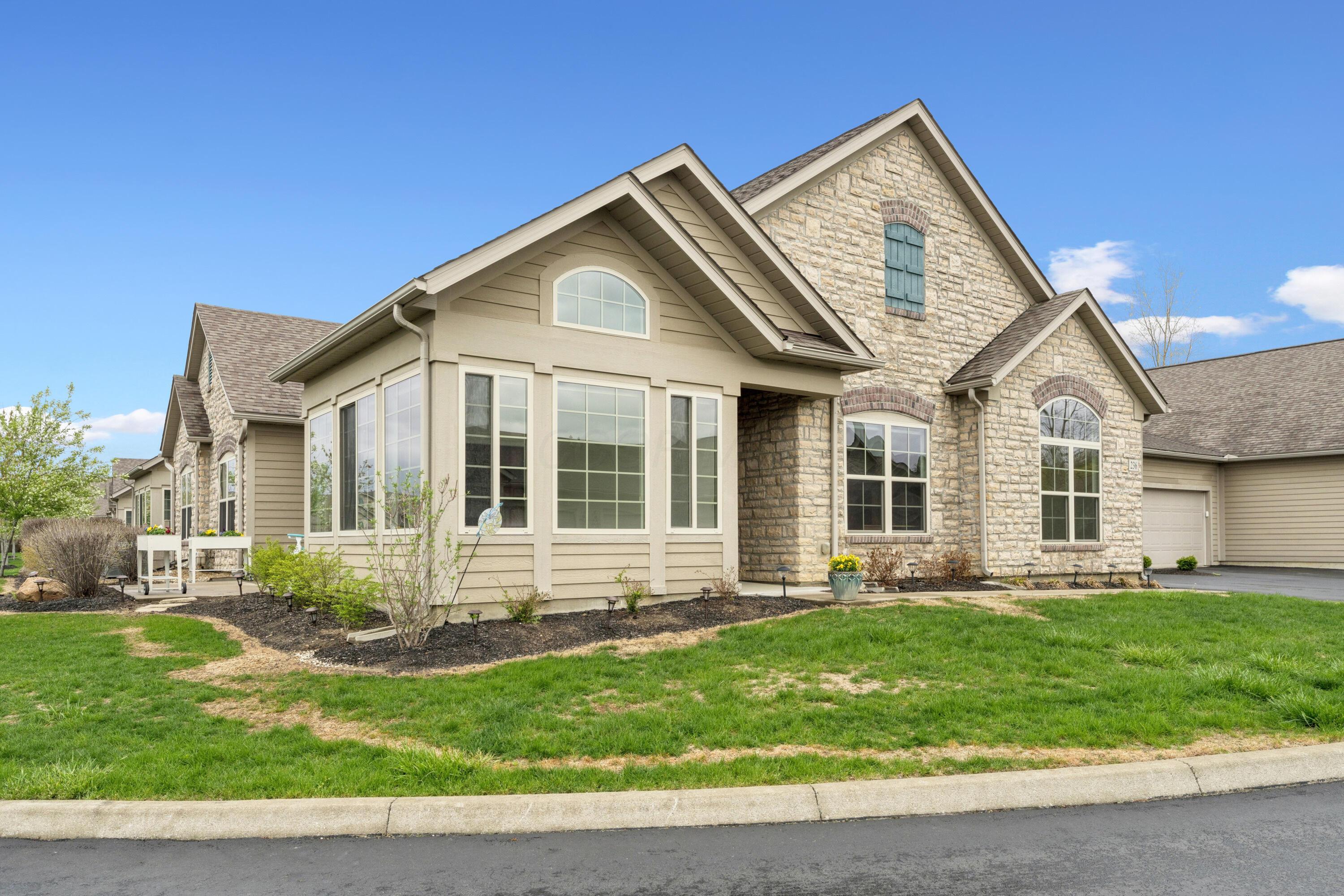 236 Stoneshire Crossing, Pataskala, Ohio image 5