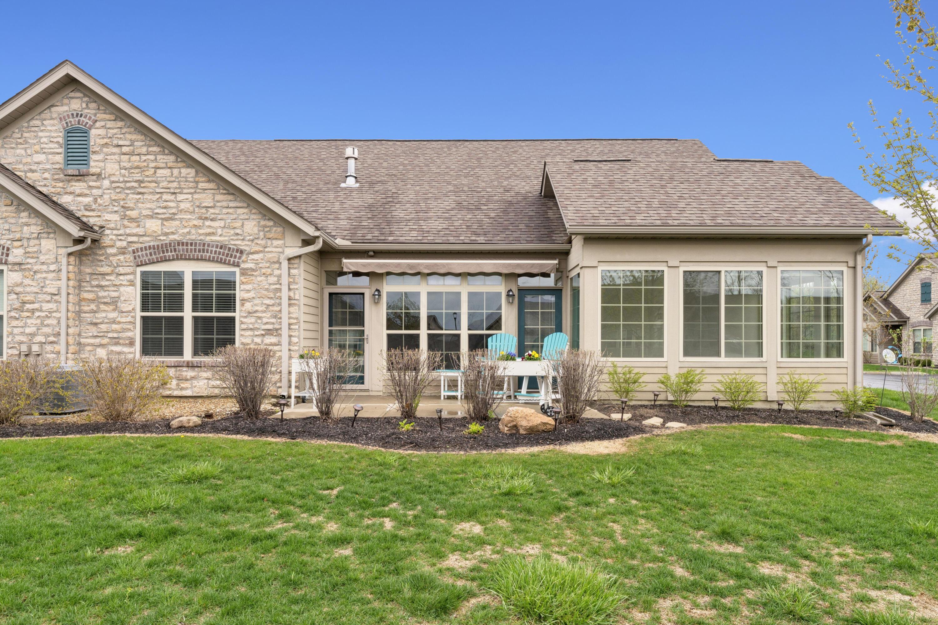 236 Stoneshire Crossing, Pataskala, Ohio image 3