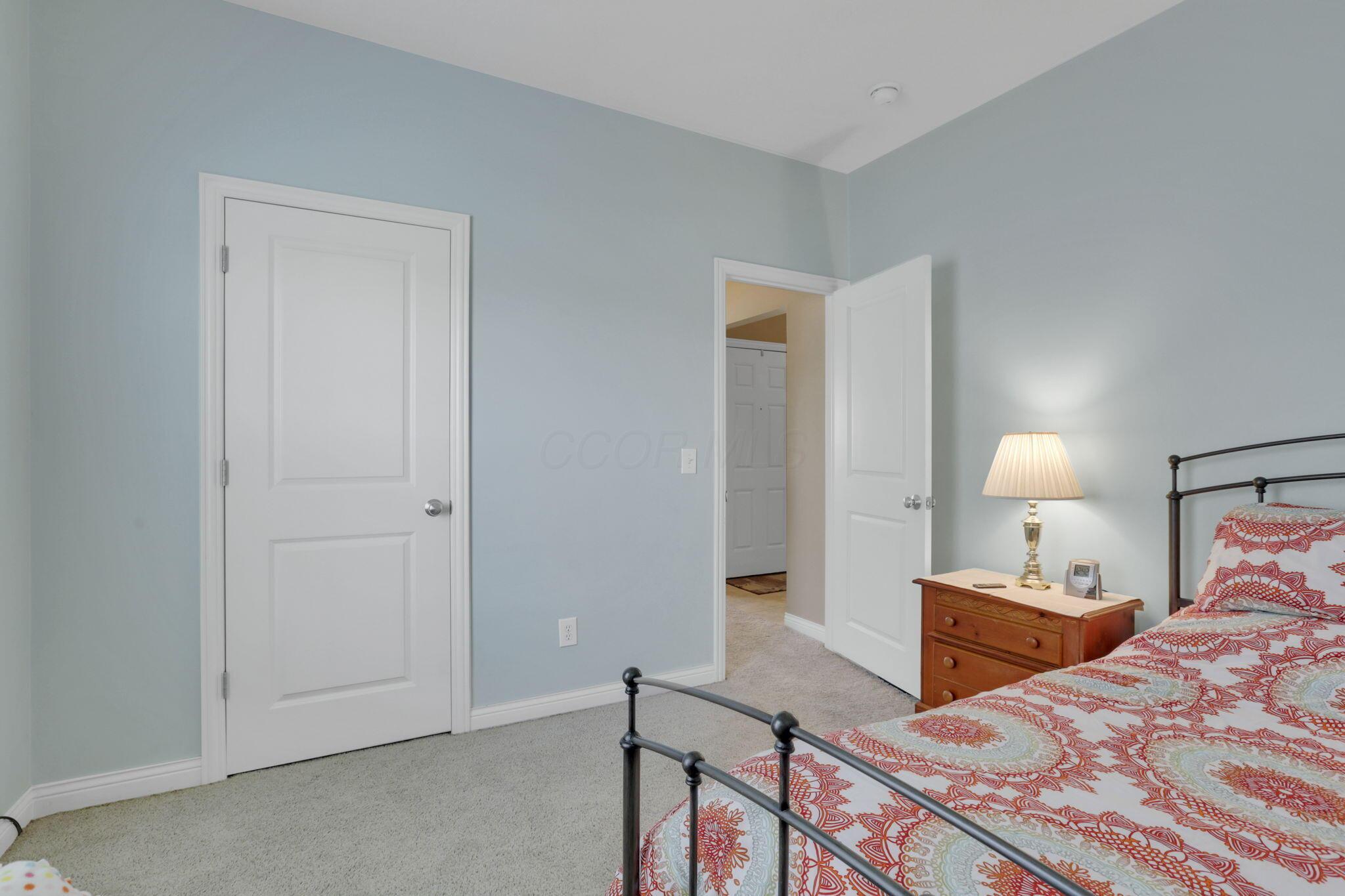 4563 Grand Strand Drive, Grove City, Ohio image 38