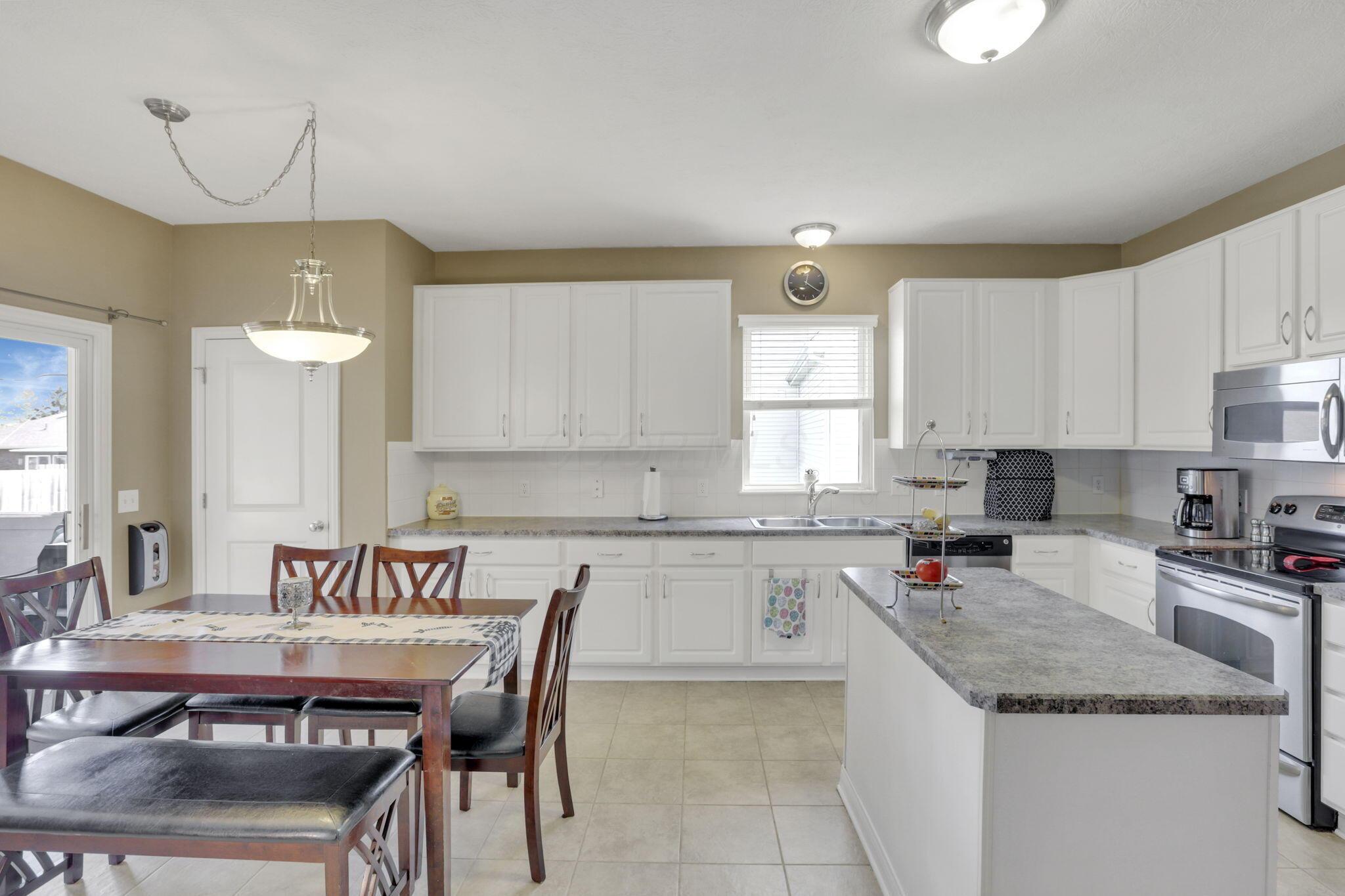 4563 Grand Strand Drive, Grove City, Ohio image 20