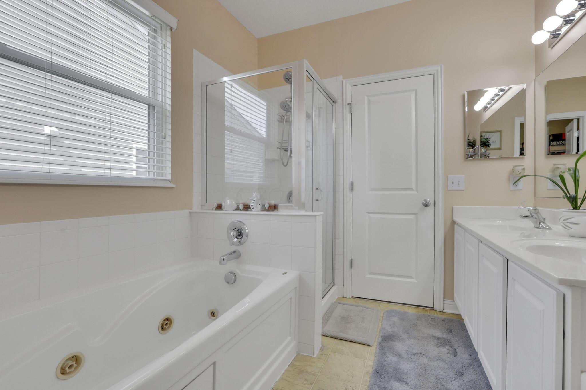 4563 Grand Strand Drive, Grove City, Ohio image 28