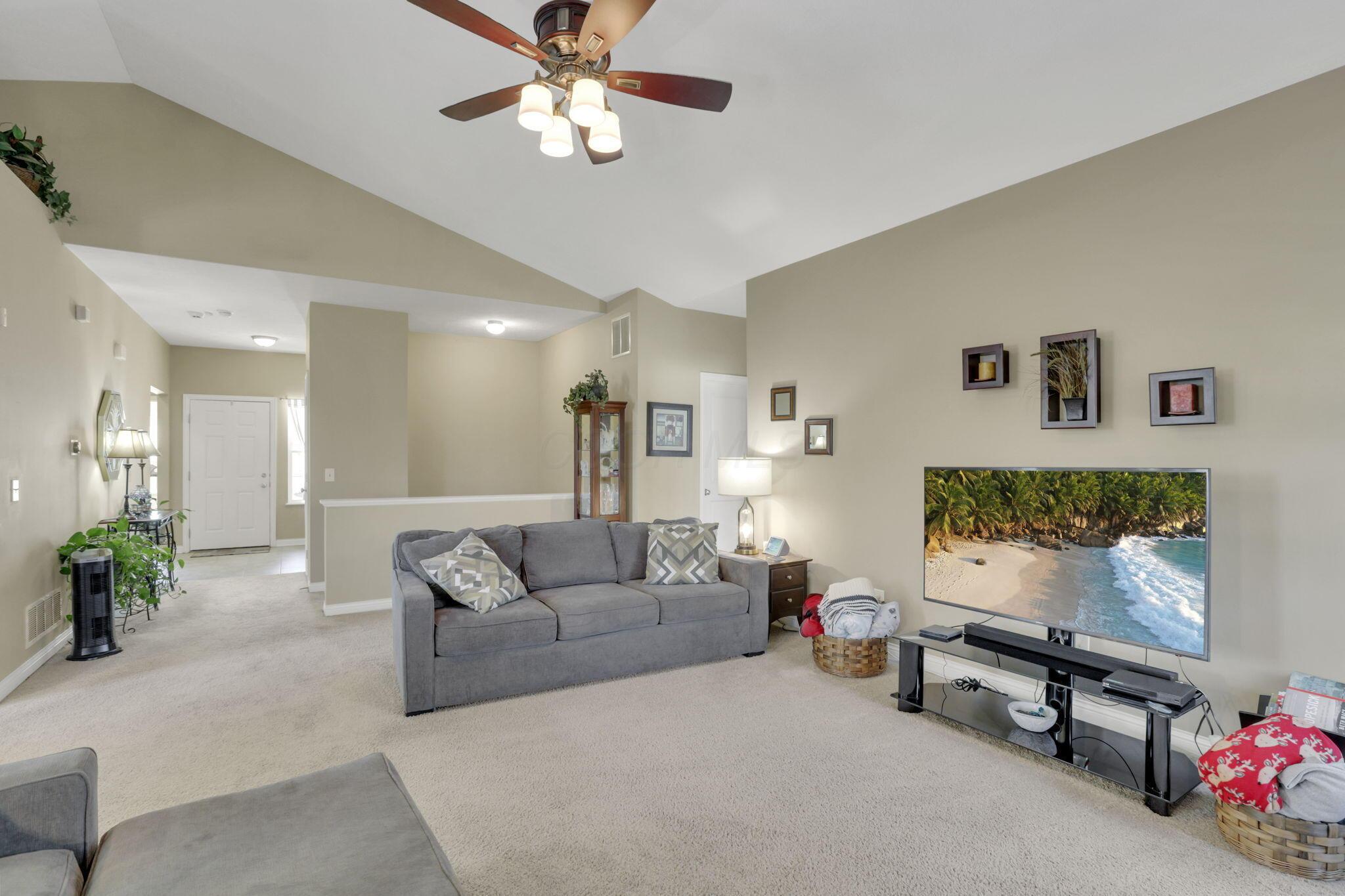 4563 Grand Strand Drive, Grove City, Ohio image 10