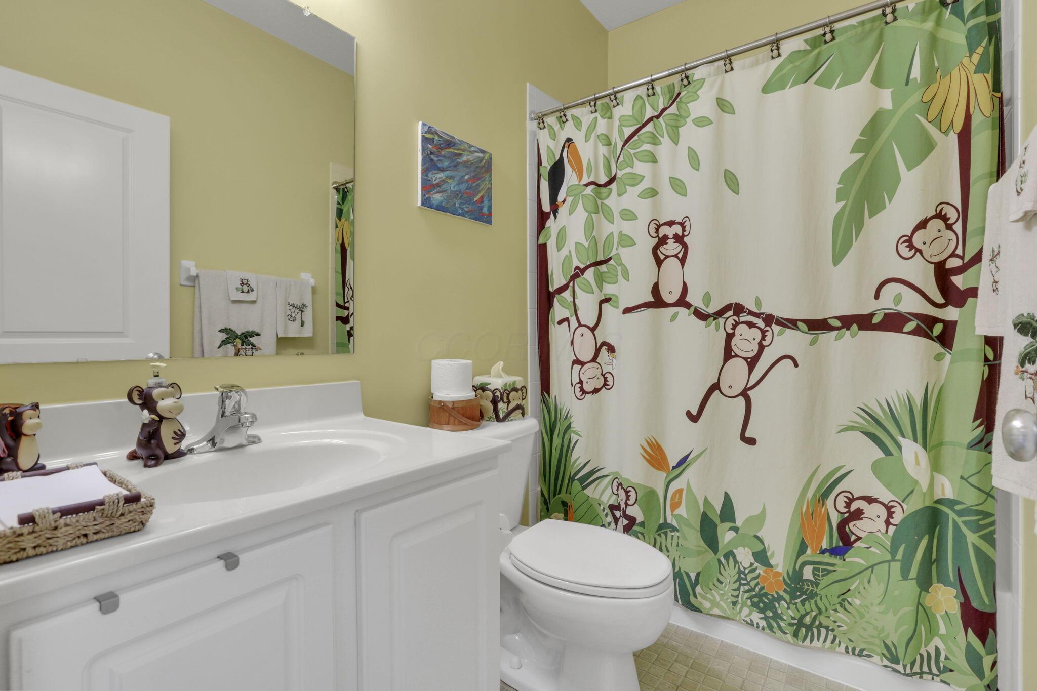 4563 Grand Strand Drive, Grove City, Ohio image 35