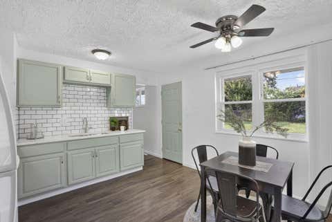Photo of 1603 Valcon Place, Columbus, OH 43207 (MLS # 226030587)