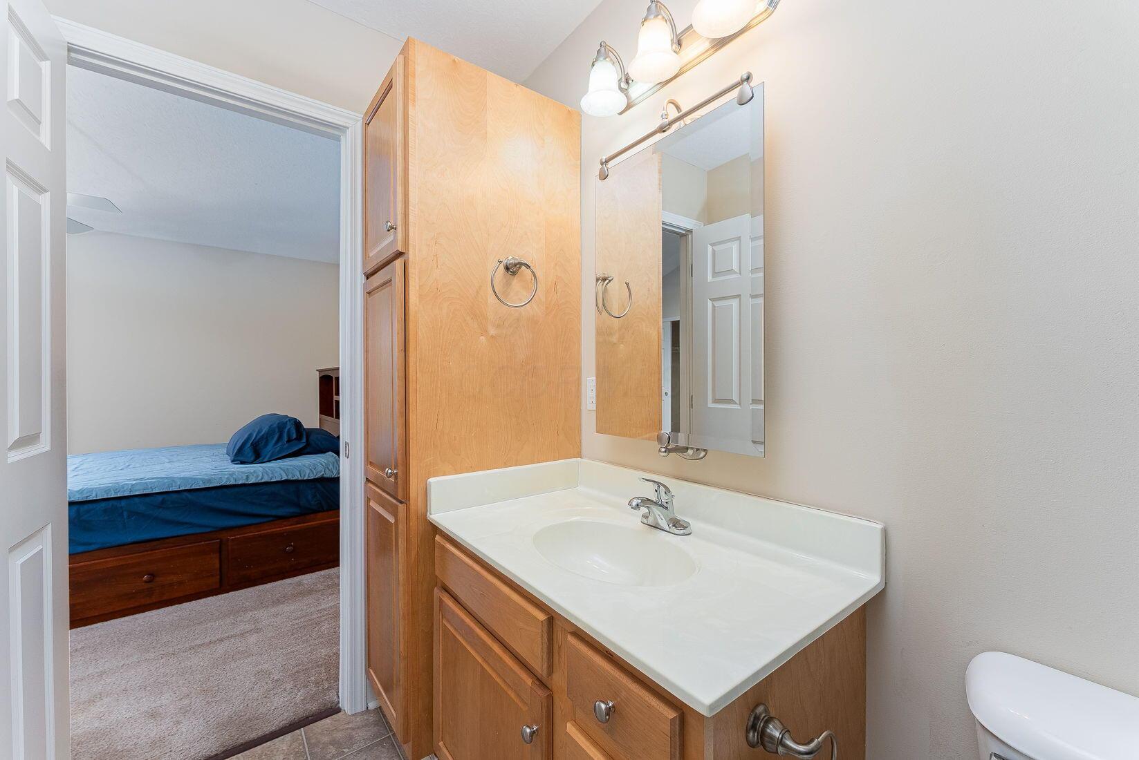 643 Pondview Drive, Grove City, Ohio image 18