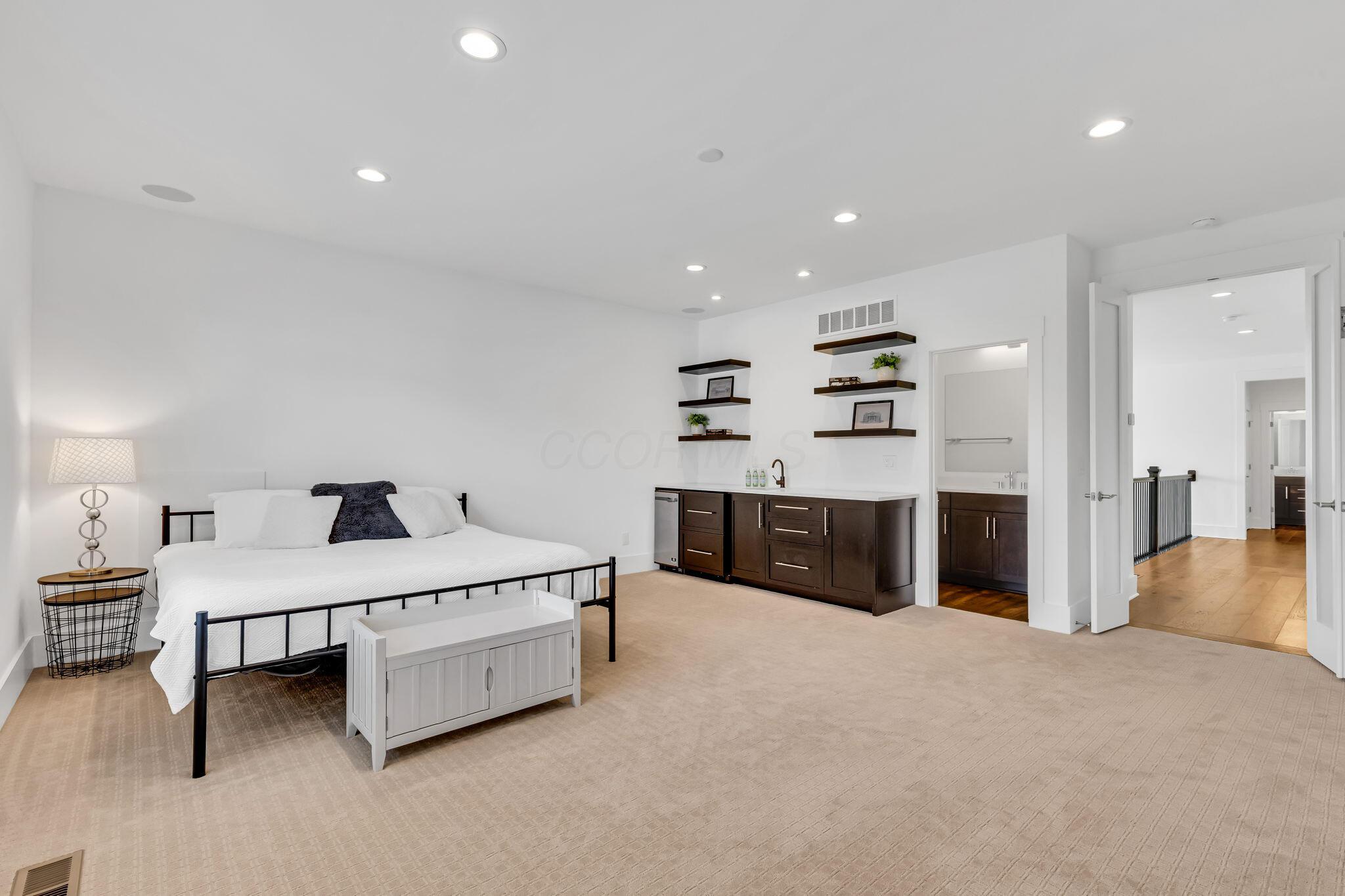 8537 Sandycombe Drive, New Albany, Ohio image 36
