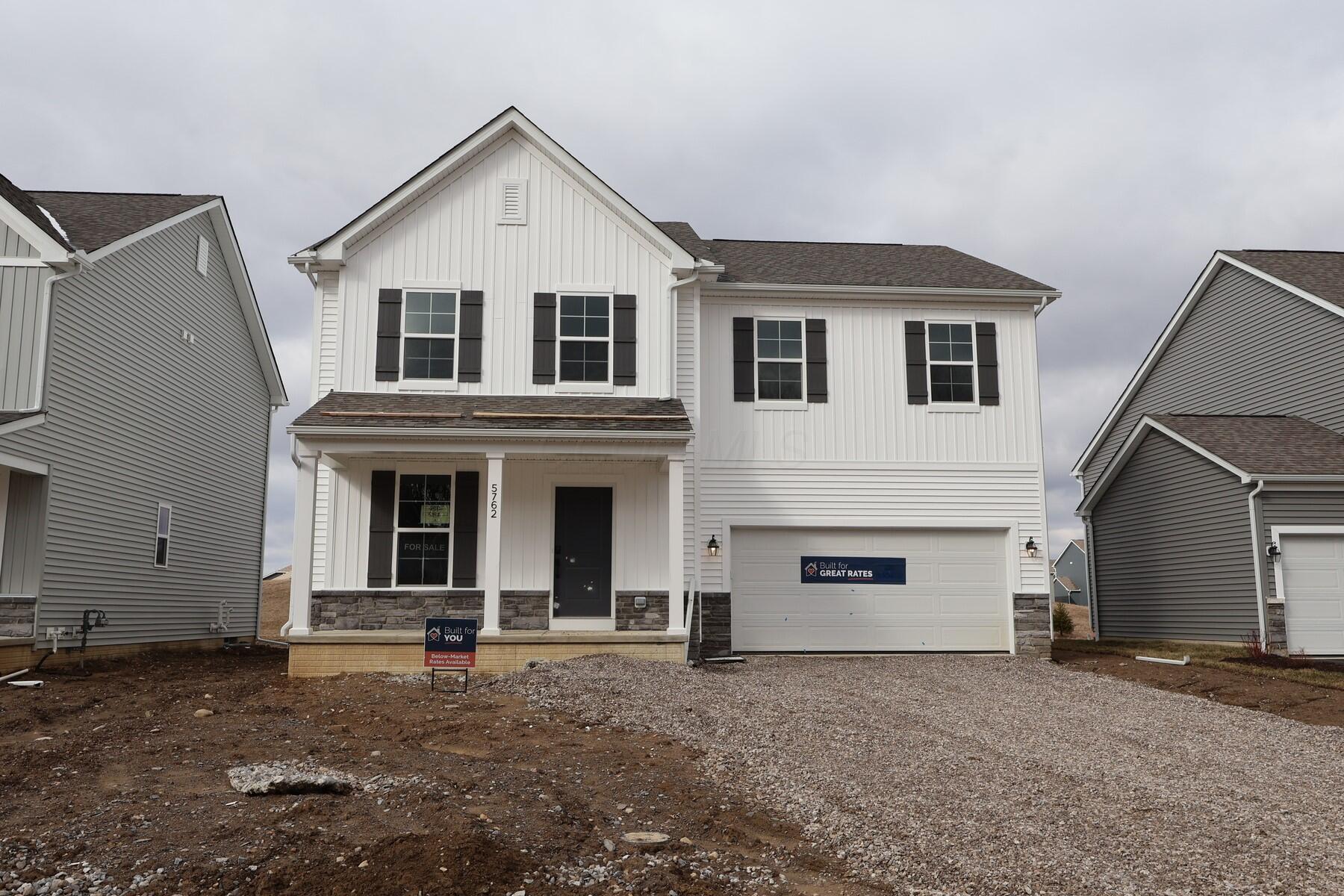 5762 Shadowfair Lane, Powell, Ohio image 1