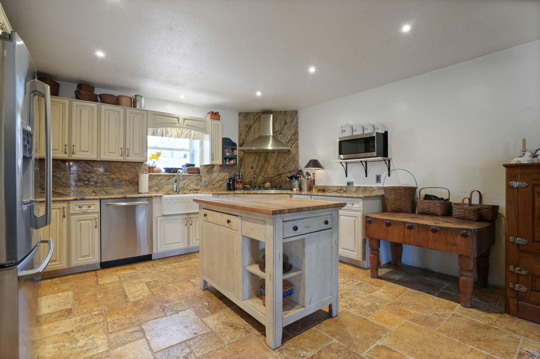 McArthur, Ohio 45651, United States, 2 Bedrooms Bedrooms, ,2 BathroomsBathrooms,Residential,Active,101688