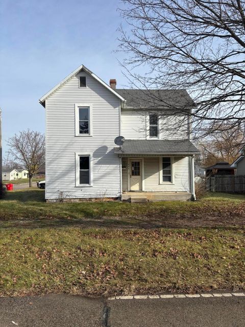 Photo of 430 Lewis Street, Washington Court House, OH 43160 (MLS # 225046179)
