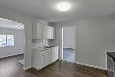 Tiny photo for 60 W Harrison Street, Newark, OH 43055 (MLS # 225044866)