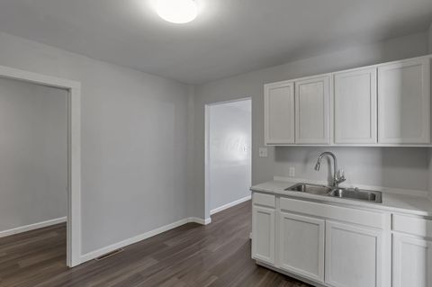 Tiny photo for 60 W Harrison Street, Newark, OH 43055 (MLS # 225044866)