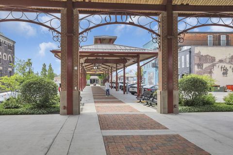 Tiny photo for 60 W Harrison Street, Newark, OH 43055 (MLS # 225044866)