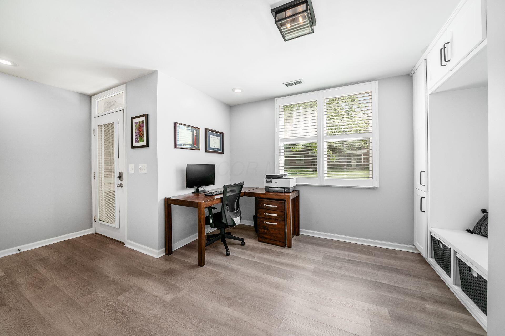 1405 Upper Green Circle, Columbus, Ohio image 3