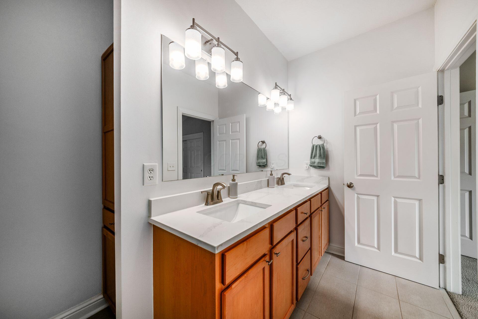 1405 Upper Green Circle, Columbus, Ohio image 22