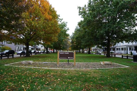 Photo of 46 W Park Avenue, Columbus, OH 43222 (MLS # 226007072)