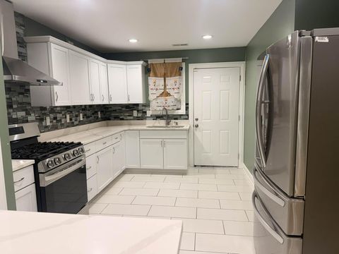 Photo of 524 S Oakley Avenue, Columbus, OH 43204 (MLS # 226010044)