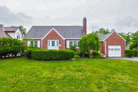 Photo of 64 Edgevale Road, Columbus, OH 43209 (MLS # 226018801)