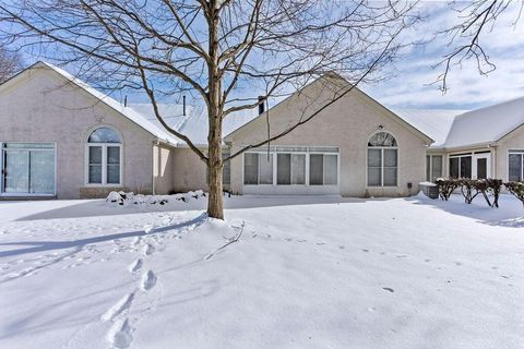 Tiny photo for 2665 Vililly Circle W, Grove City, OH 43123 (MLS # 226003065)