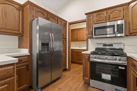 Tiny photo for 2665 Vililly Circle W, Grove City, OH 43123 (MLS # 226003065)