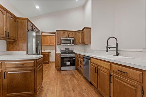 Tiny photo for 2665 Vililly Circle W, Grove City, OH 43123 (MLS # 226003065)