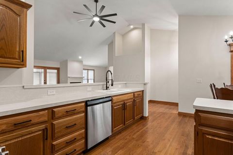 Tiny photo for 2665 Vililly Circle W, Grove City, OH 43123 (MLS # 226003065)