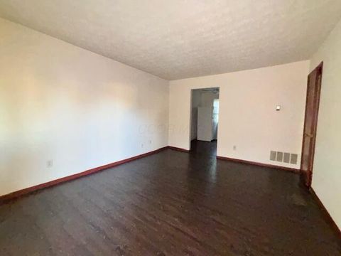 Photo of 2739 Beulah Road, Columbus, OH 43211 (MLS # 225039678)