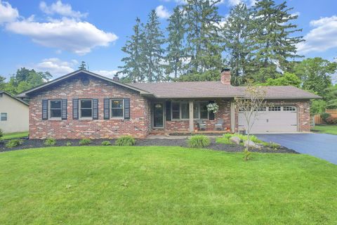 Photo of 370 Heather Lane, Powell, OH 43065 (MLS # 226022294)