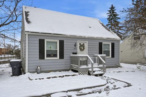 Photo of 1846 Rhoda Avenue, Columbus, OH 43212 (MLS # 225044861)