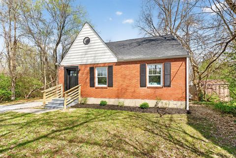 Photo of 1204 Idlewild Drive, Columbus, OH 43232 (MLS # 226011499)