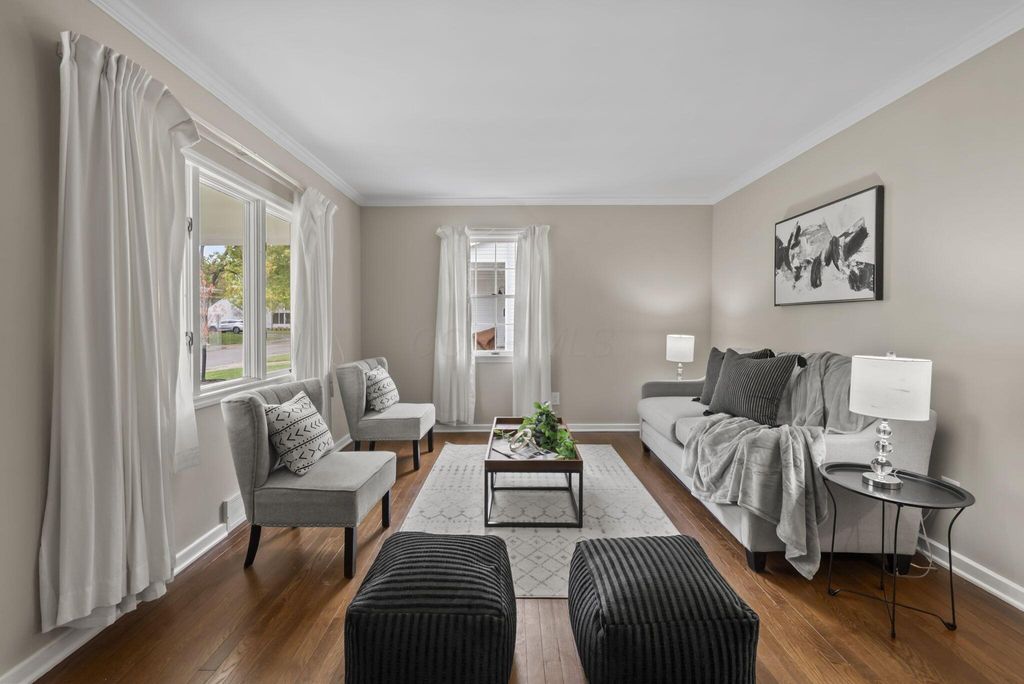 Photo of 105 W Lincoln Avenue, Worthington, OH 43085 (MLS # 225041139)