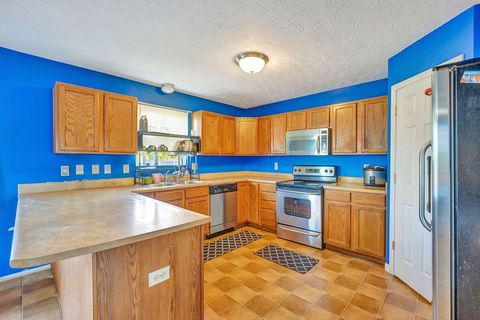 Tiny photo for 6230 Zoellners Place, Hamilton, OH 45011 (MLS # 226019624)