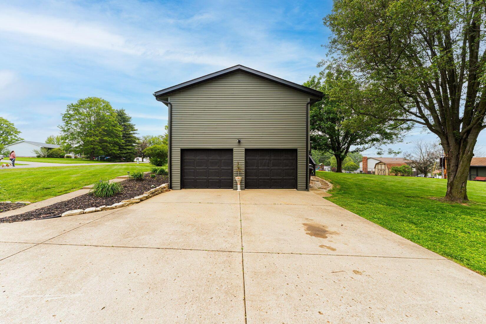 5460 Airwood Drive, Zanesville, Ohio image 4