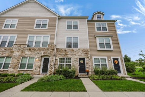 Tiny photo for 264 Autumn Ridge Circle, Pickerington, OH 43147 (MLS # 226036192)