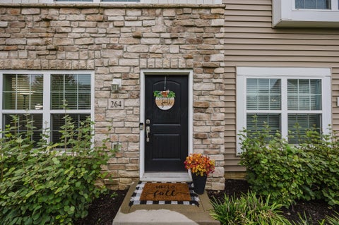 Tiny photo for 264 Autumn Ridge Circle, Pickerington, OH 43147 (MLS # 226036192)
