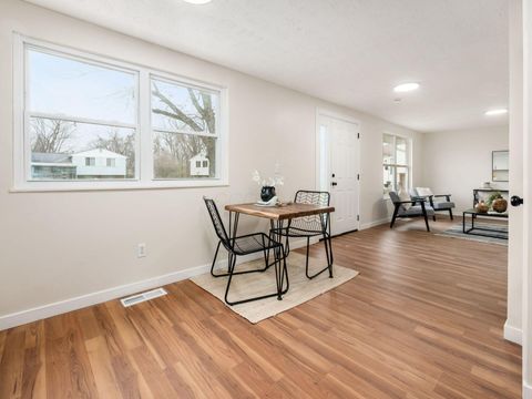 Tiny photo for 1428 Geers Place, Columbus, OH 43206 (MLS # 225045570)