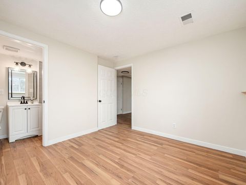 Tiny photo for 1428 Geers Place, Columbus, OH 43206 (MLS # 225045570)