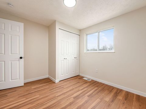 Tiny photo for 1428 Geers Place, Columbus, OH 43206 (MLS # 225045570)