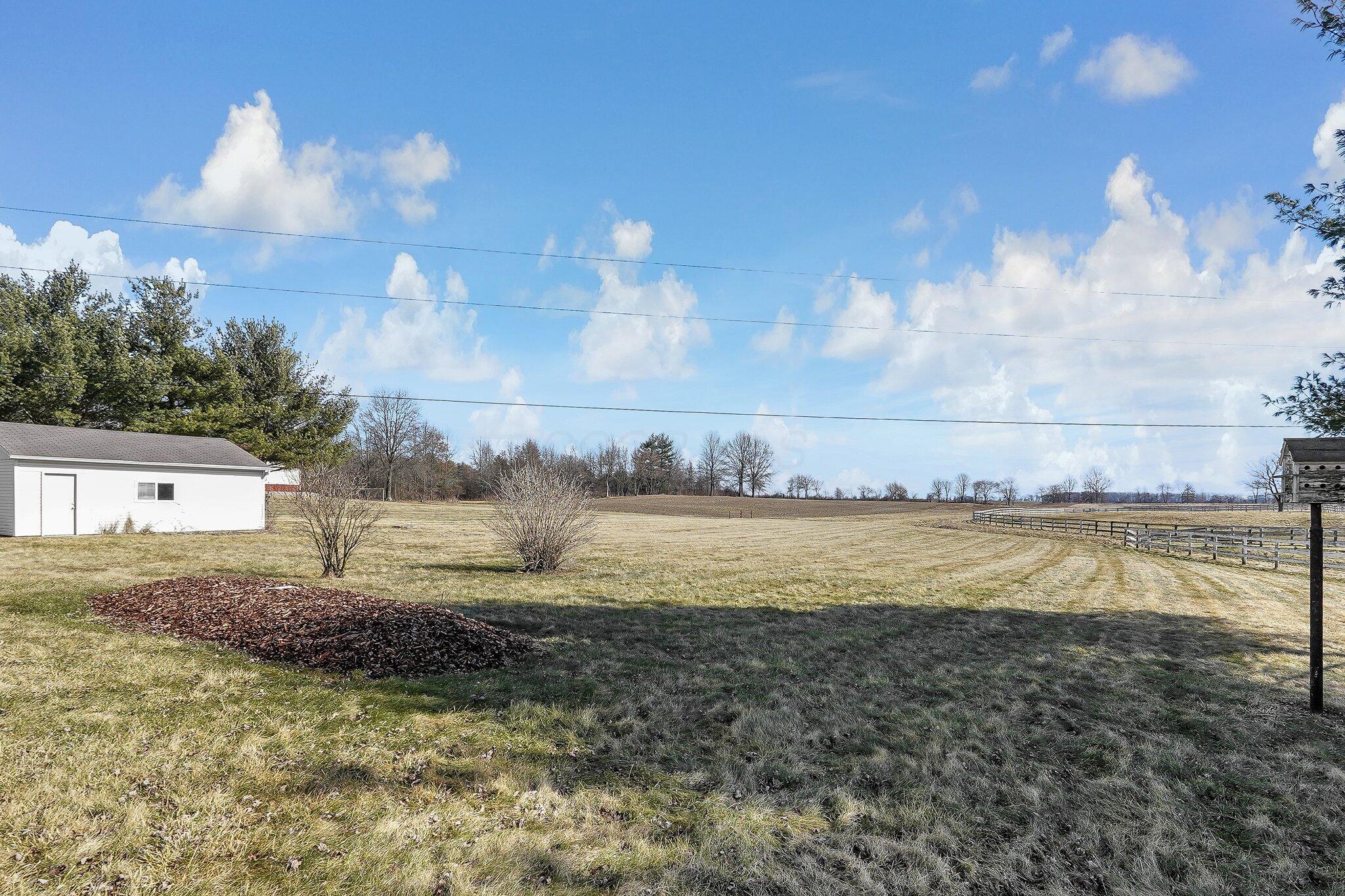 626 N County Line Road, Sunbury, Ohio image 35