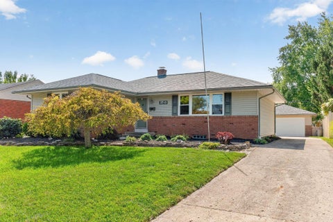 Photo of 2715 Glendale Road, Grove City, OH 43123 (MLS # 226034410)