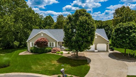 Single Family Residence in Zanesville OH 1412 Bart Lane.jpg