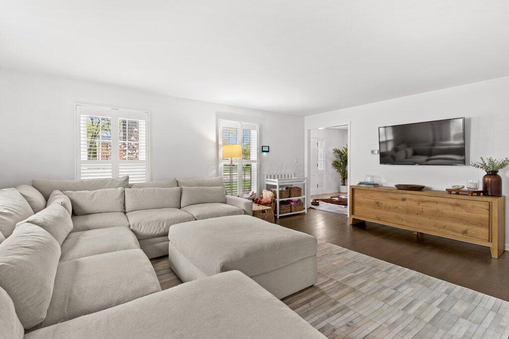 855 Clubview Boulevard S