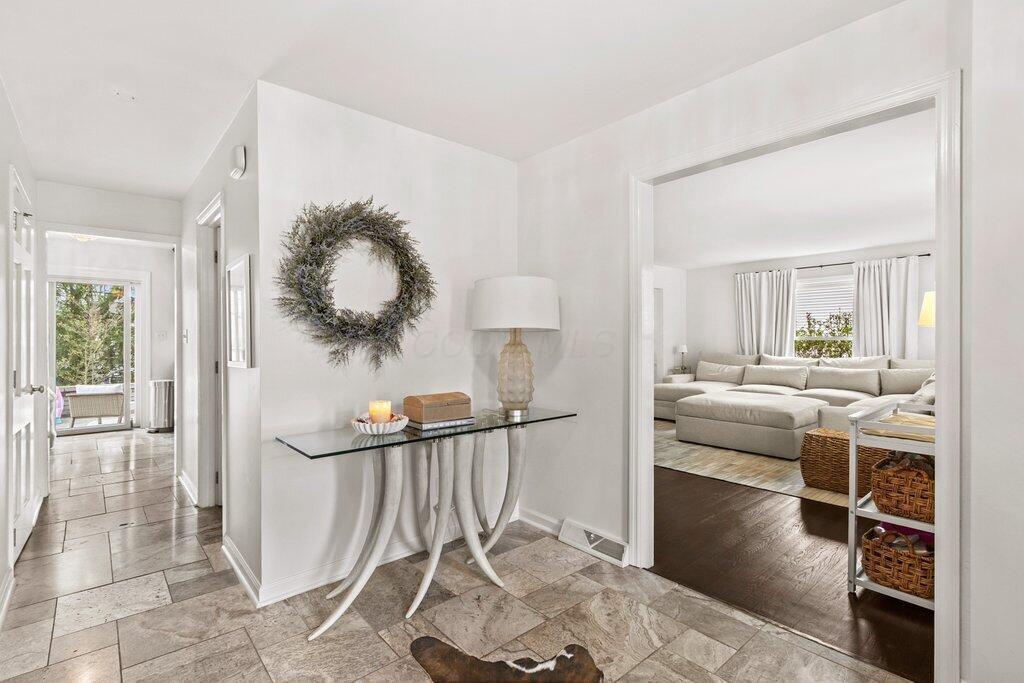 855 Clubview Boulevard S