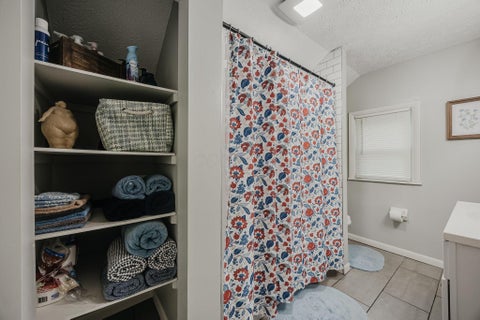 Tiny photo for 1008 E Whittier Street, Columbus, OH 43206 (MLS # 226036388)