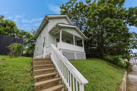 Tiny photo for 1008 E Whittier Street, Columbus, OH 43206 (MLS # 226036388)